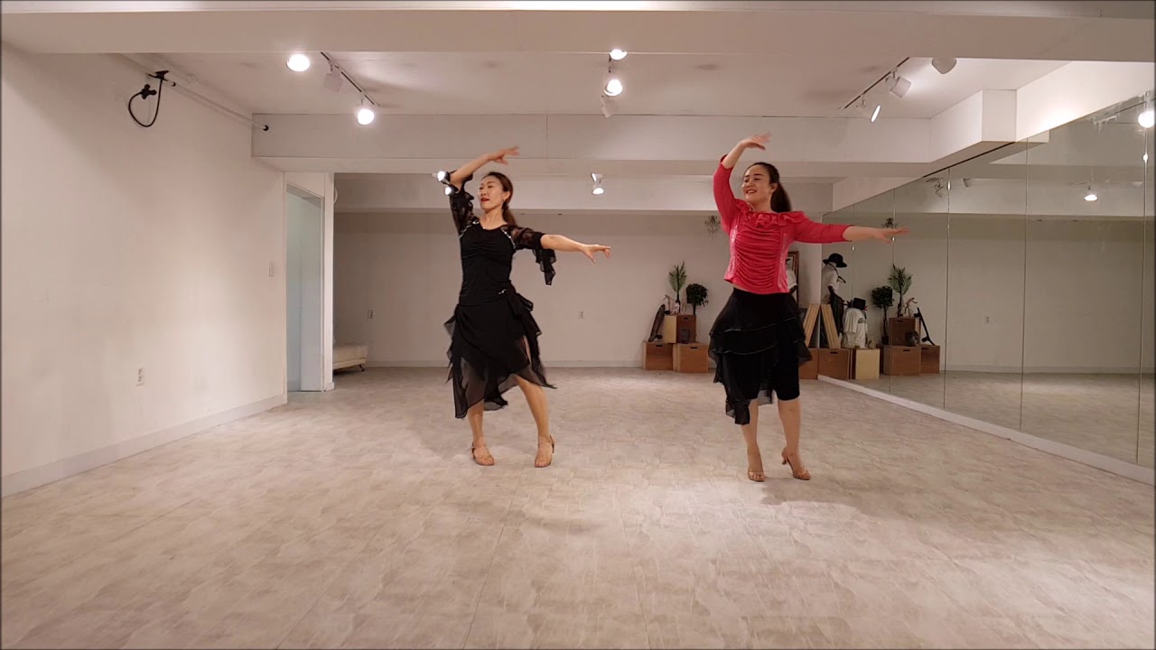 Moon River Waltz Linedance