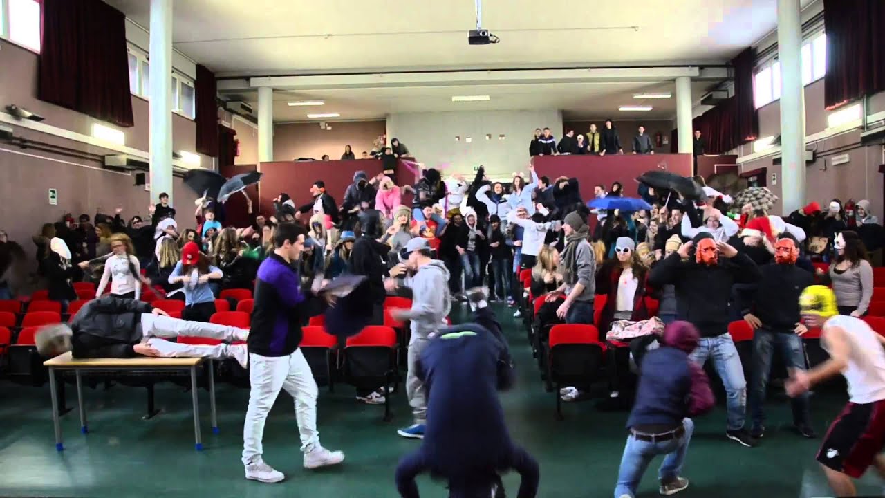 MATTEUCCI // HARLEM SHAKE - Backstage