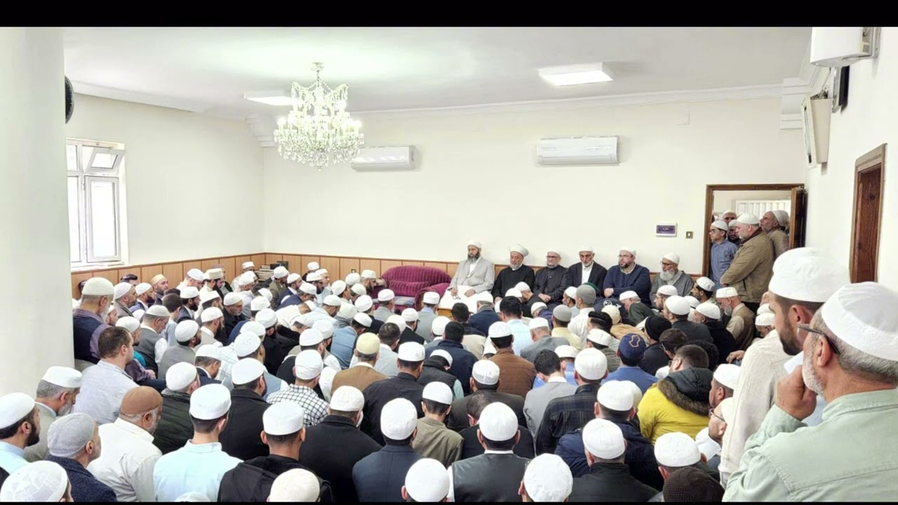 ولد الهدى فالكائنات ضياء.  ولد المشرف في ربيع الأول