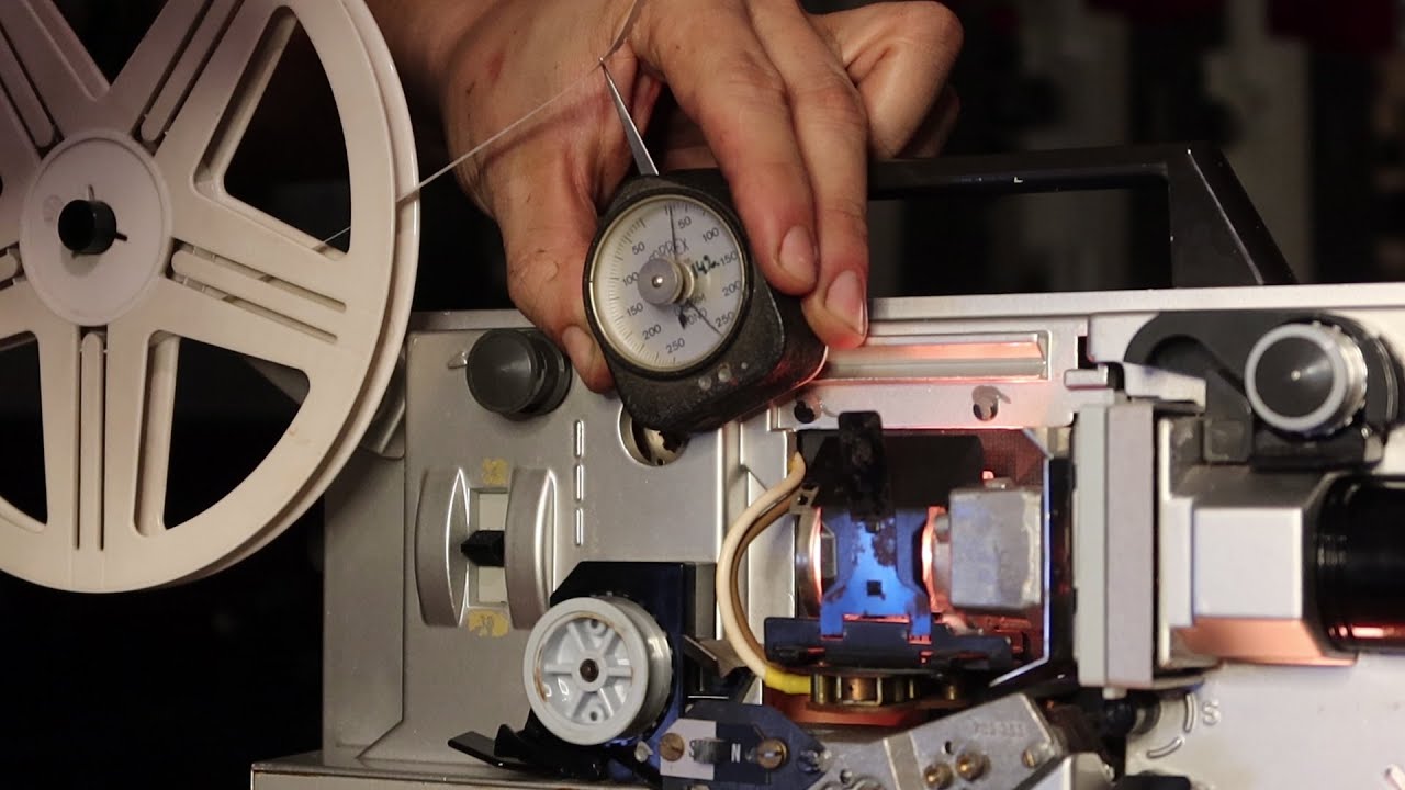 Repairing a vintage Bauer T22 filmprojector Part 3 of 3