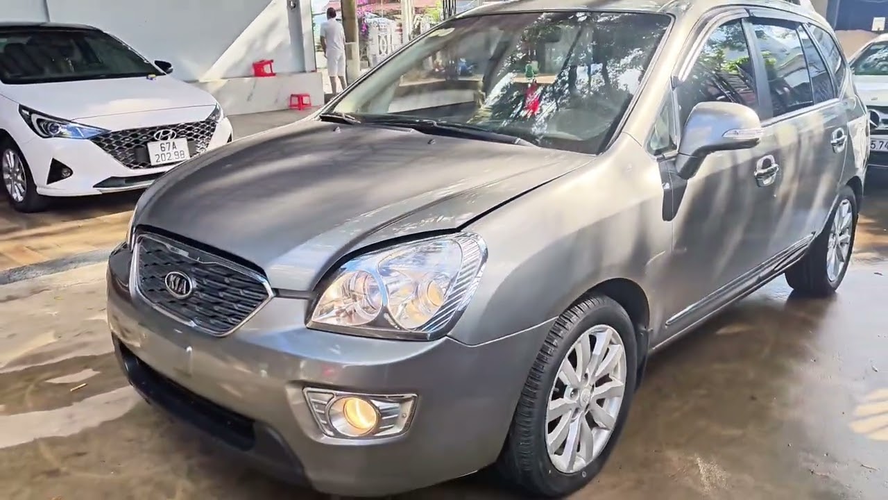 Kia kares 2011 at xe đẹp giá rẻ kính mời 0961408726