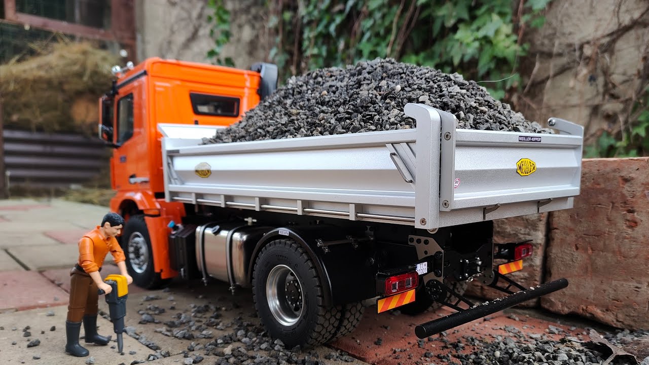 Autumn hauling of gravel to the gravel pit / RC Kabolite 3362-MB Arocs / RC Huina 580 / 4K Video
