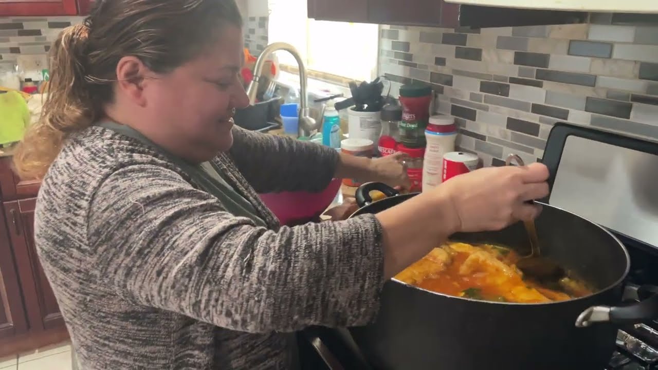 Cocinando unas ricas tortas de pescado 2