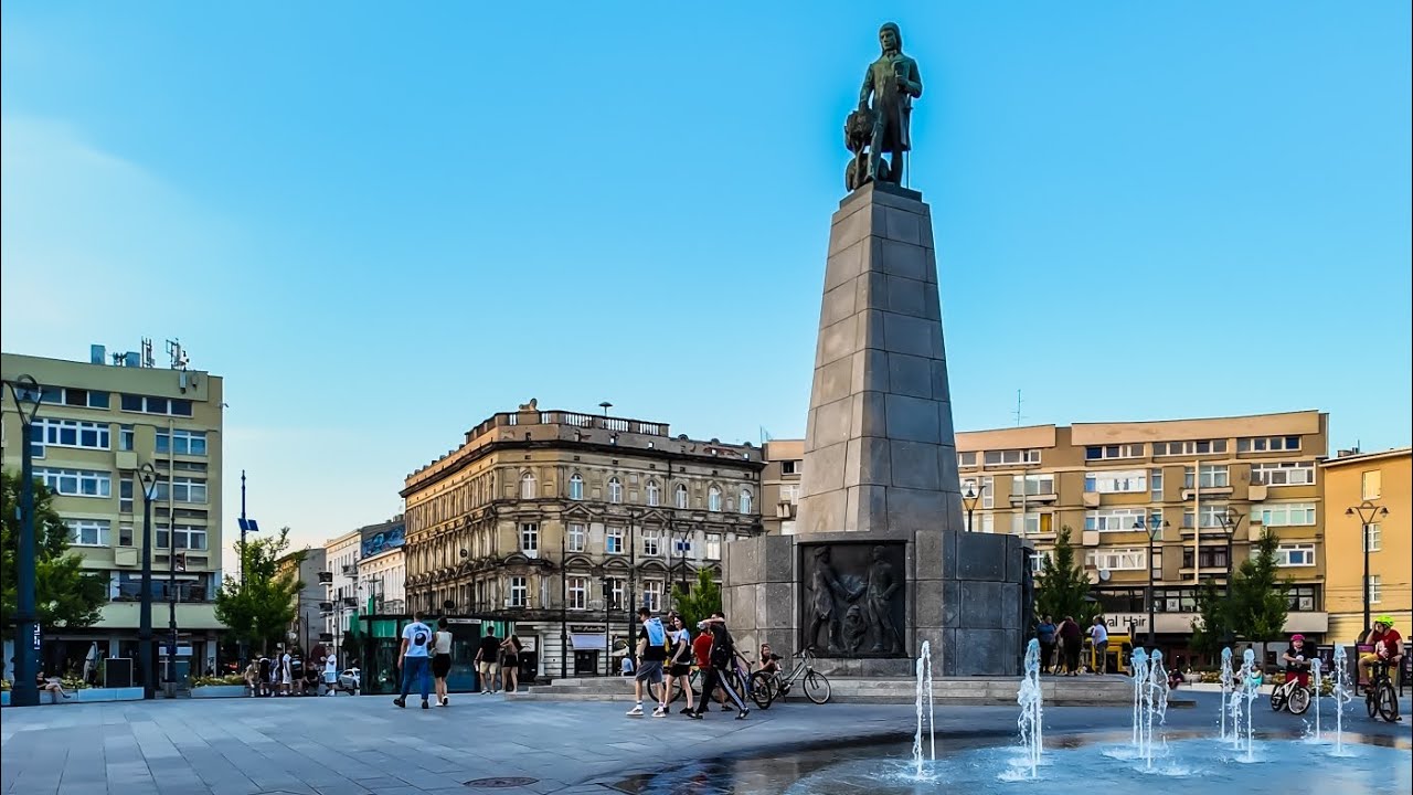 Ł&oacute;dź, Plac Wolności: A Chill Afternoon in Poland 4K 60FPS