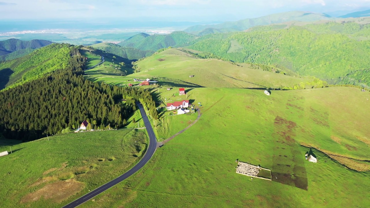 Flying over Cindrel Mountains