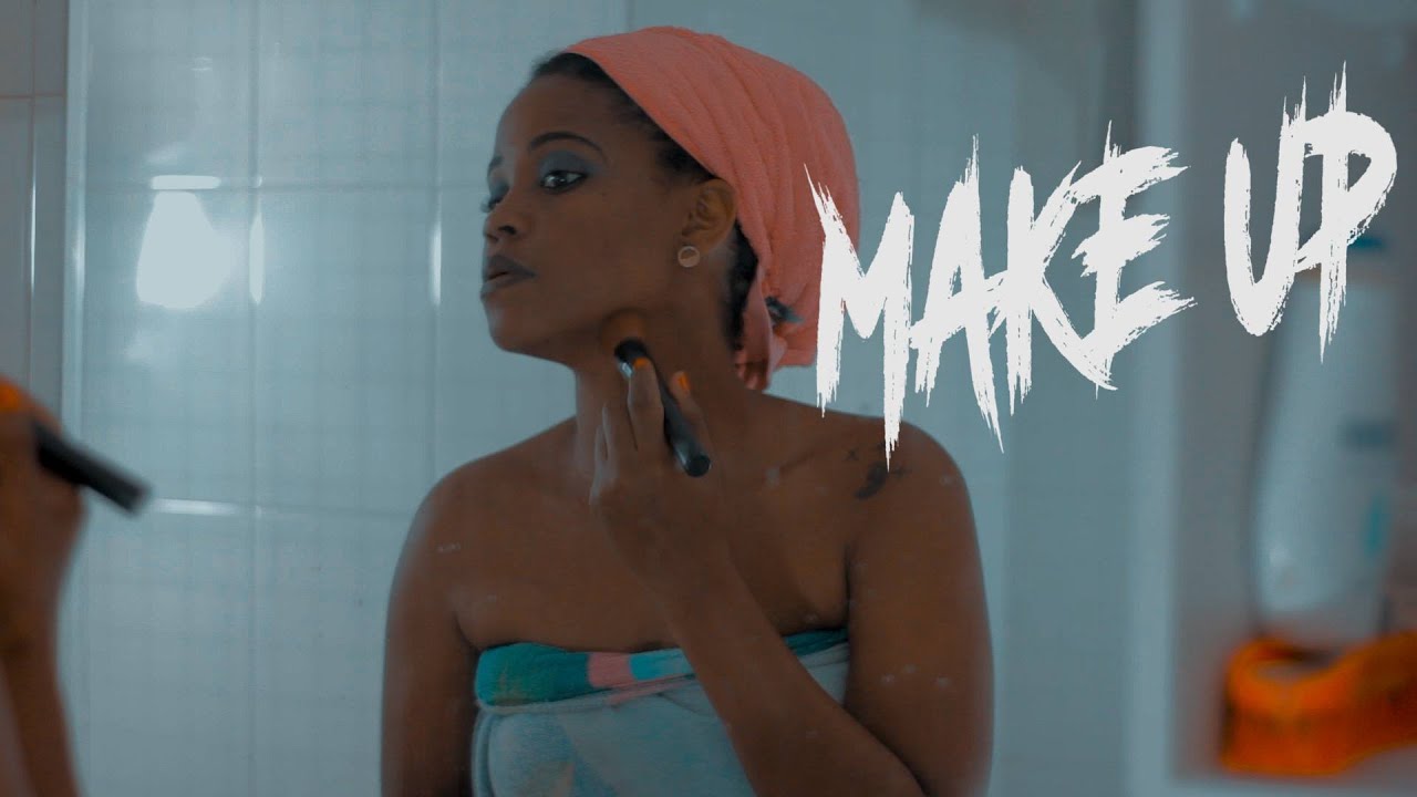 MAKE UP