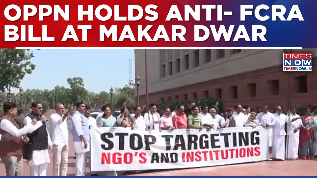 Opposition Holds Protest Against FCRA Amendment Bill Outside Parliament | Top Politicians React..
