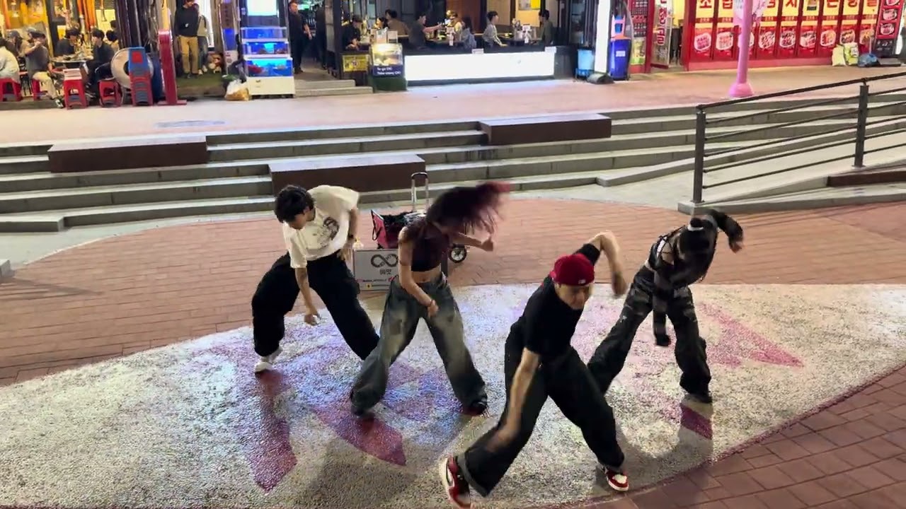 HONGDAE K-POP GROUP BUSKING (Ei8ht 에잇) - [Lisa] Rockstar