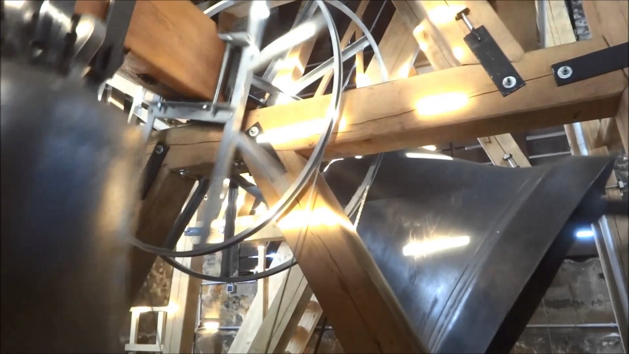 KASSEL, kath. Kirche St. Familia: Das neue Vollgeläute