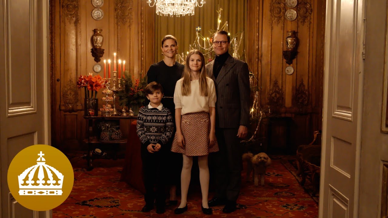 Kronprinsessfamiljen skickar en julhälsning från Kungl. slottet