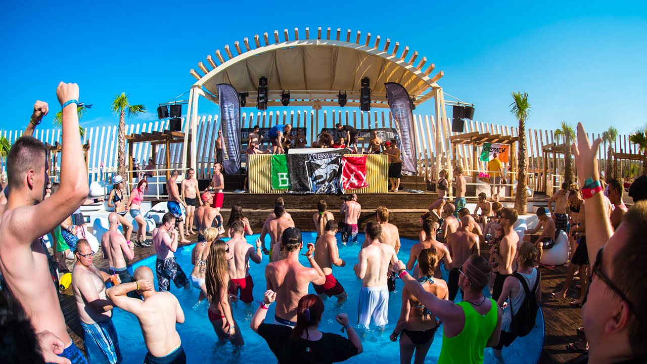 Hardcore Italia celebrates 20Y of Traxtorm @ Hard Island Festival 2015 - Aftermovie - #Traxtorm20Y