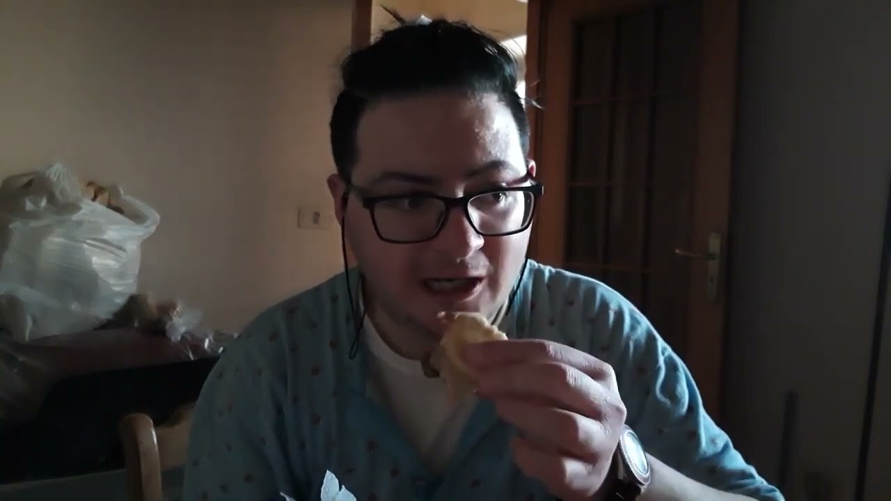 Enrico Pasquale Pratticò mangia i crep ca nutella