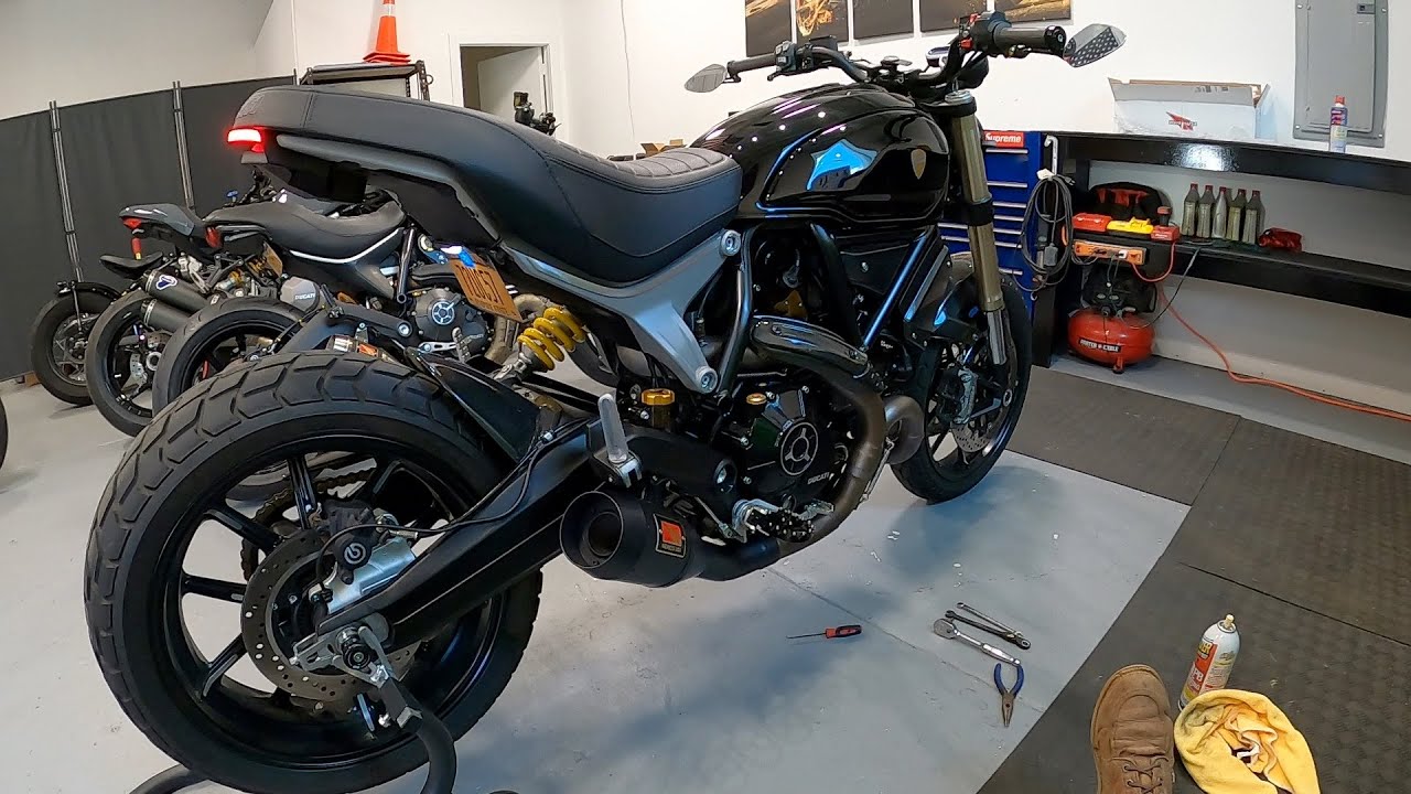 Ducati Scrambler 1100- Werkes USA slip-on Install!