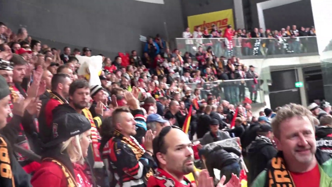 Velký vlakový výjezd Mountfieldu HK – atmosféra v Grazu