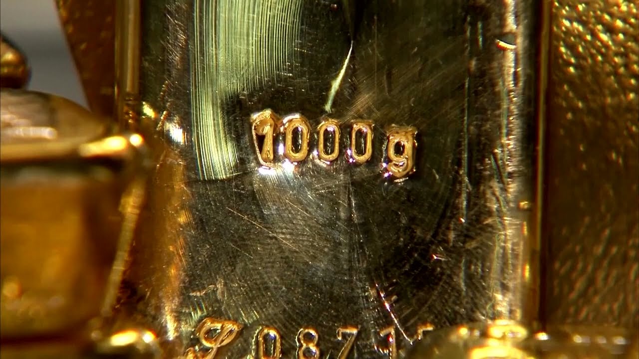 Gold extends record run, silver joins rally to new high | REUTERS