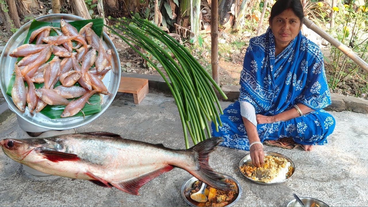 মায়ের হাতে সেরাস্বাদে পাঙ্গাস মাছ রান্না ও পেয়াজকলি দিয়ে আমুদীমাছ ভাজা | Pangas Macher Recipe