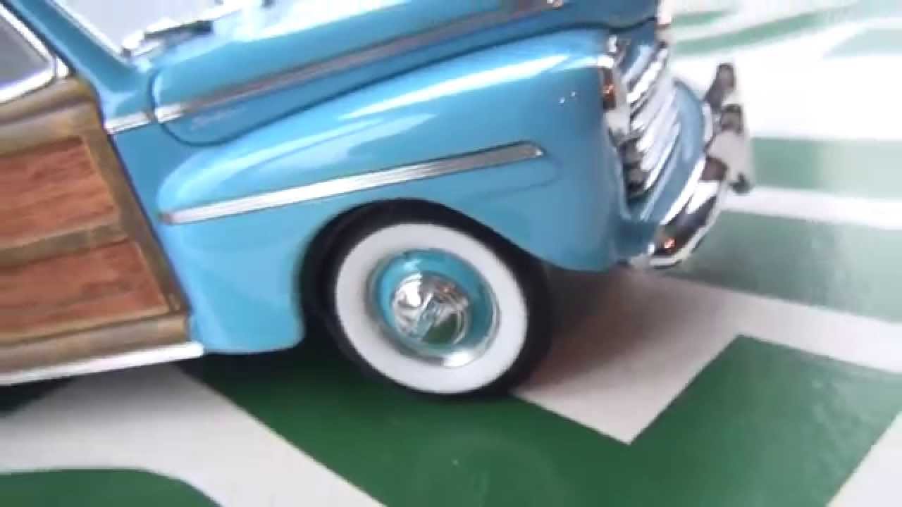 1/18 Road Signature 1946 Ford Sportsman Review