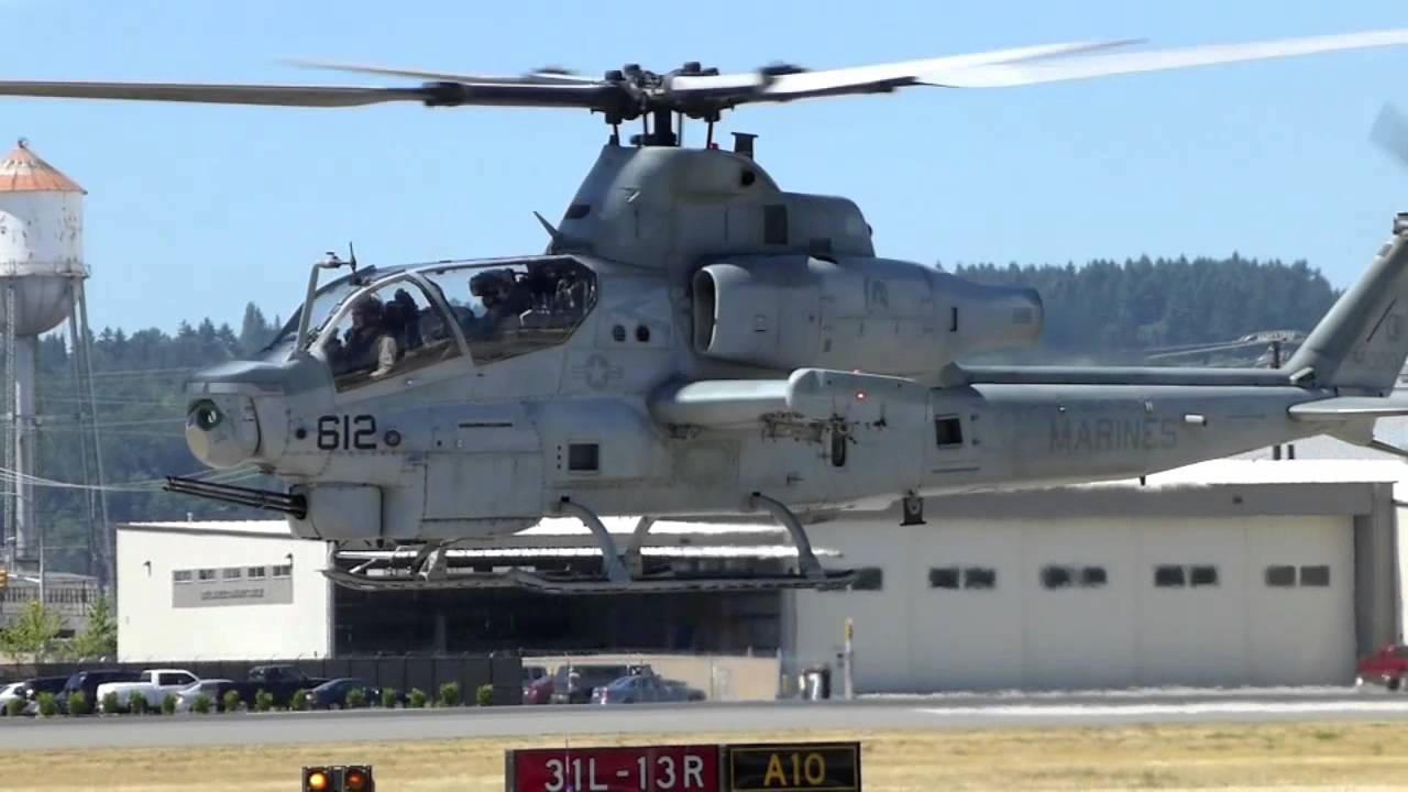 WHISPER QUIET Marine Viper AH-1Z & Venom UH-1Y Helicopters at KBFI Seattle