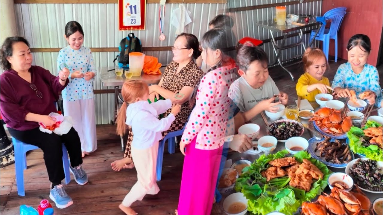 Cả nhà vui mừng đón dàn khách Đặc Biệt và được Cô tặng quà cho gia đình || Cô Chủ Nhỏ