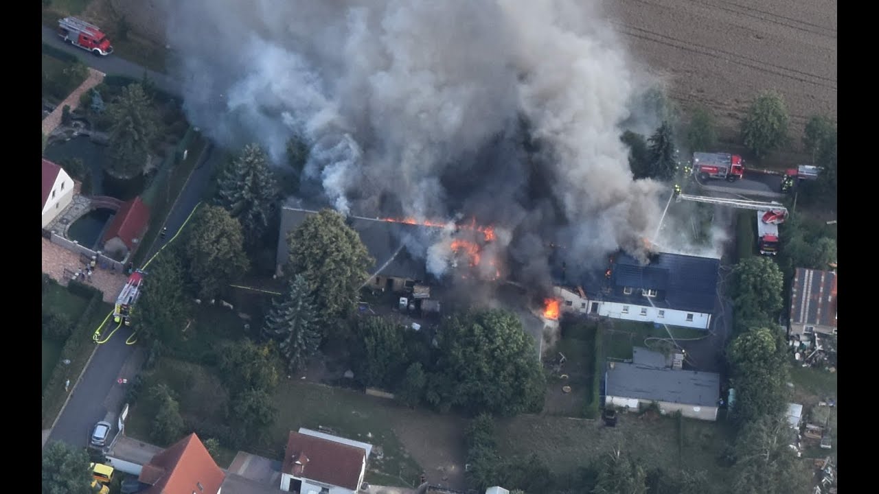 Feuer in Kitzscher (Neudorf) aus der Luft gefilmt [HD]