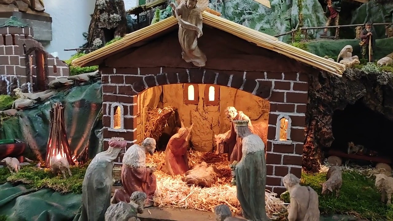 Krippe der St. Valentin Kirche zur Weihnachtszeit (Station 9)
