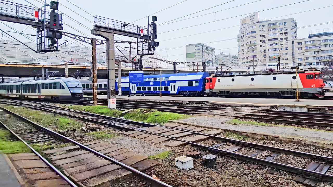 Mersul trenurilor, în Gara de Nord din București