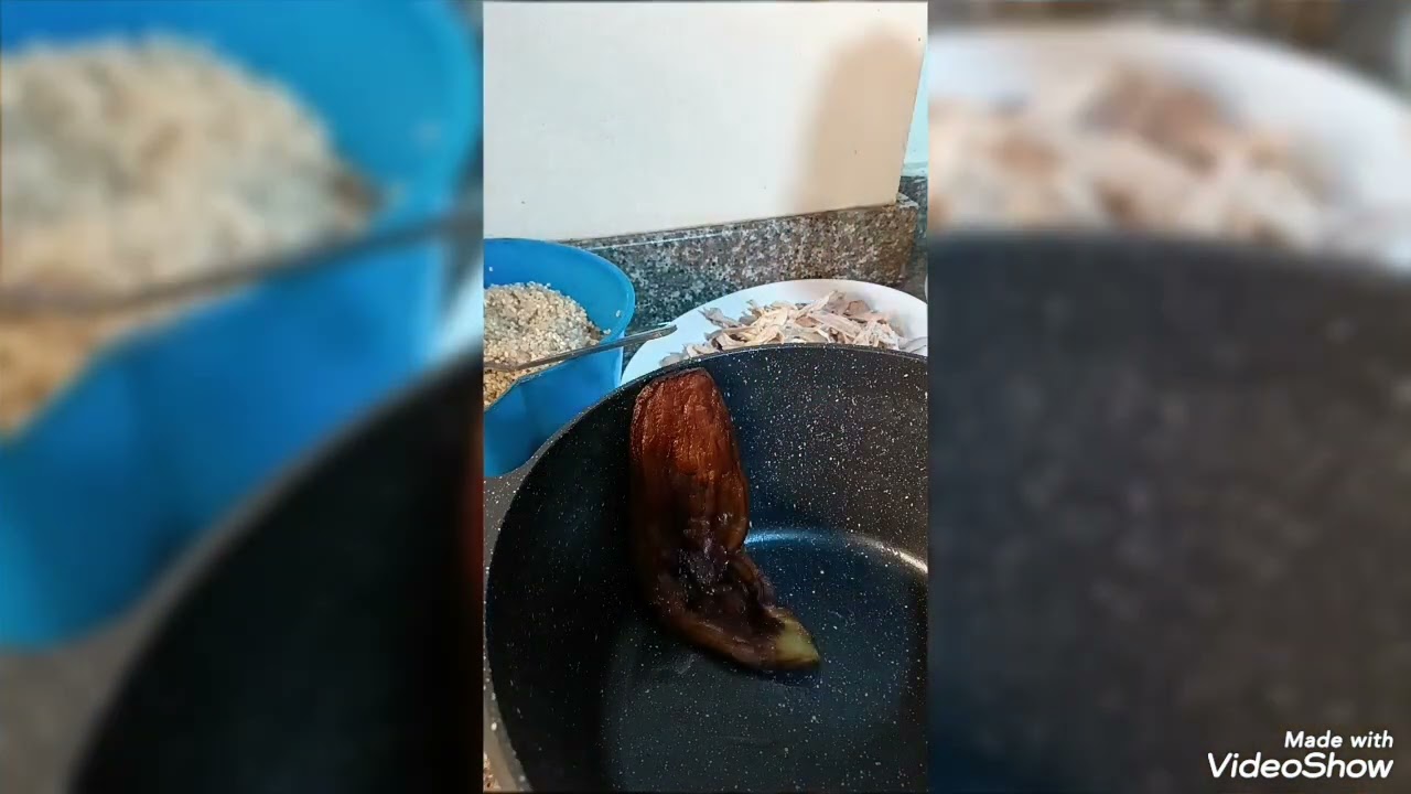 طريقة طبخ المقلوبة طبقات....بس الصدمة بأخر الفيديو ..بداية موفقة،،🤣