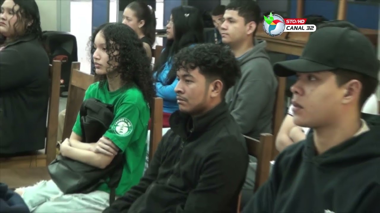 Alumnos de la UNAH-Campus Yoro recibieron un curso de introducción a la vida universitaria.