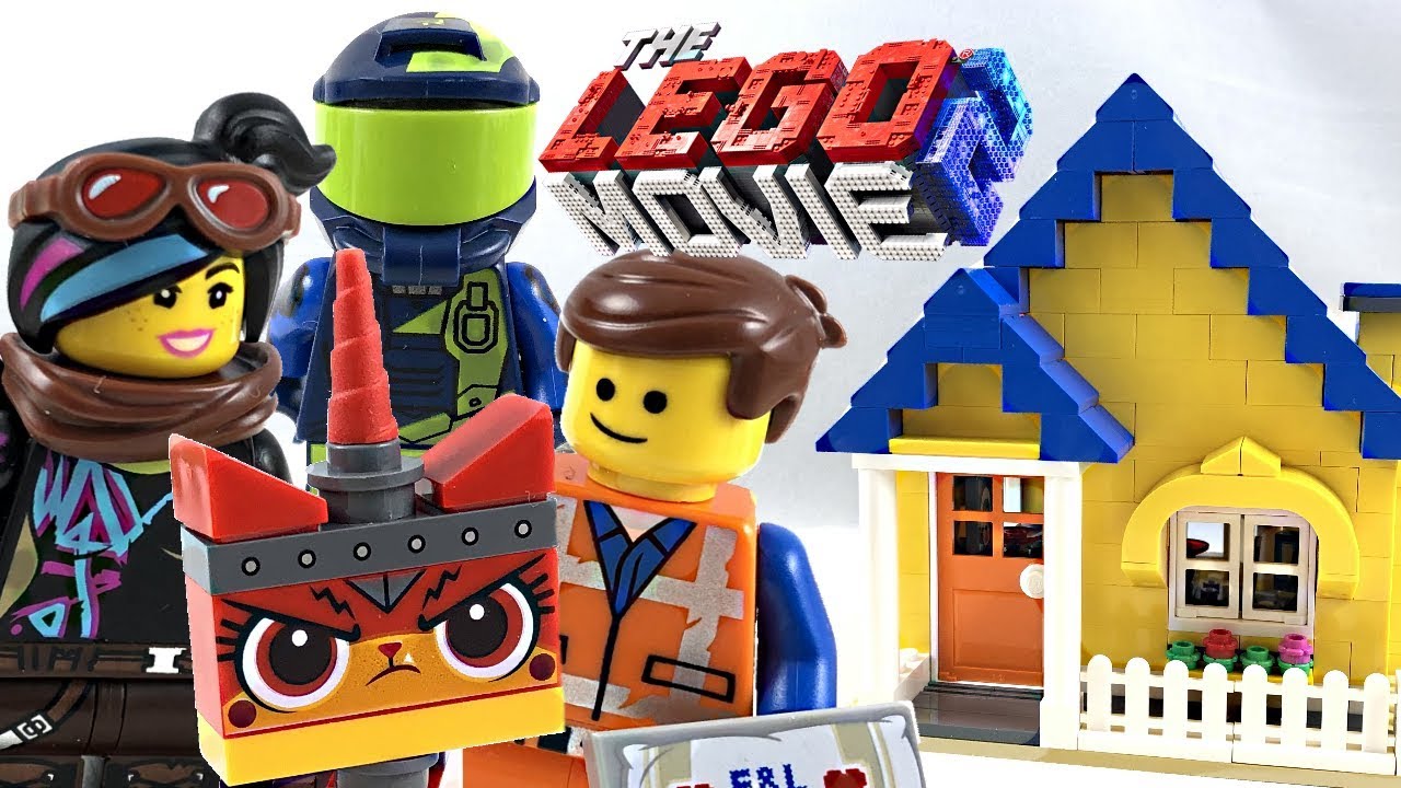 The LEGO Movie 2 Emmet's Dream House / Rescue Rocket review! 2019 set 70831!