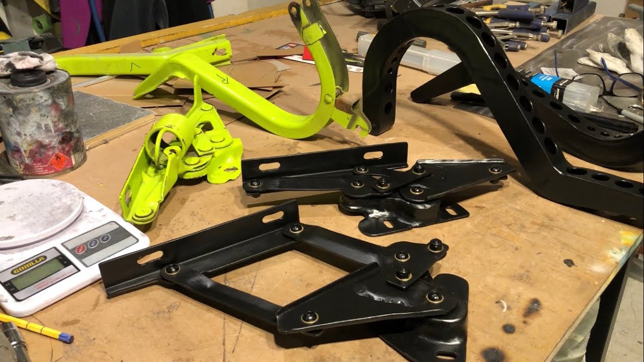 EPS 33…lightweight bonnet and boot lid hinges