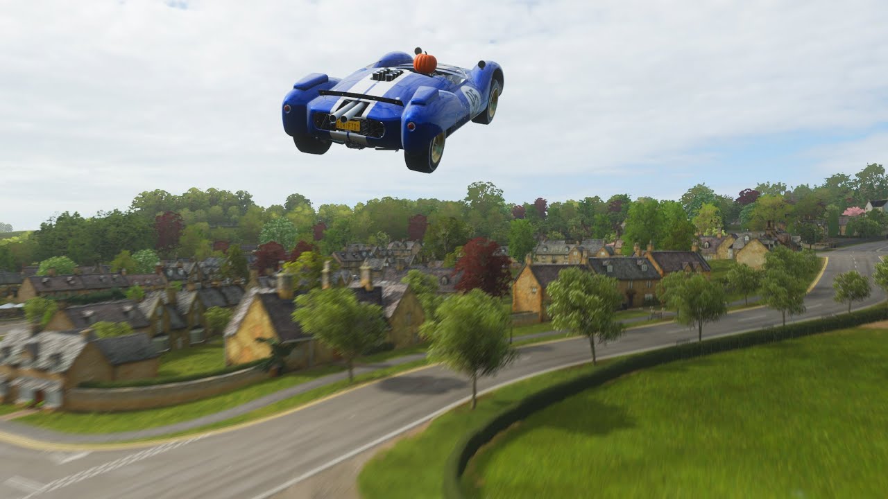 CRAZY JUMPS OVER TOWNS FOR TOP 1000 IN THE WORLD ON FORZA HORIZON 4