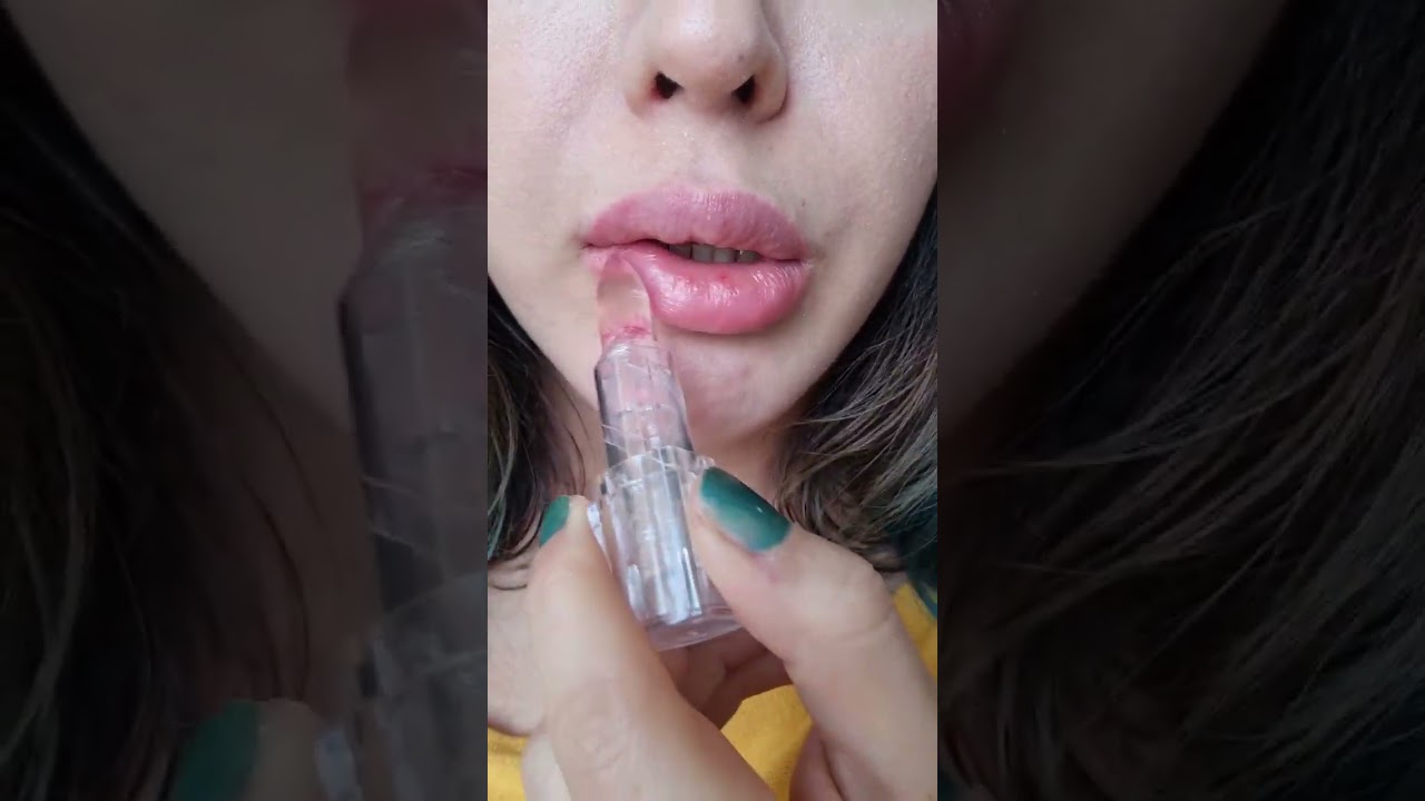 Şeffaf ruj deniyorum, &ccedil;ilekli