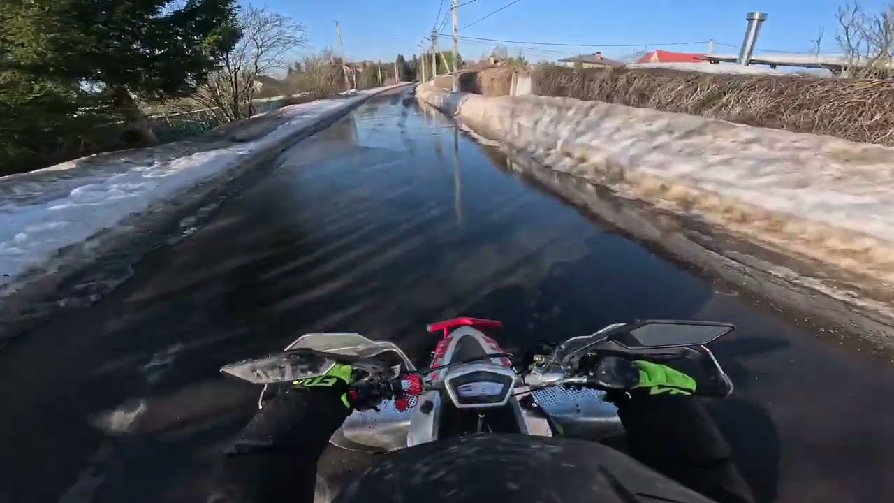 Катаемся в +15⁰ Нашёл талые воды из лесов.