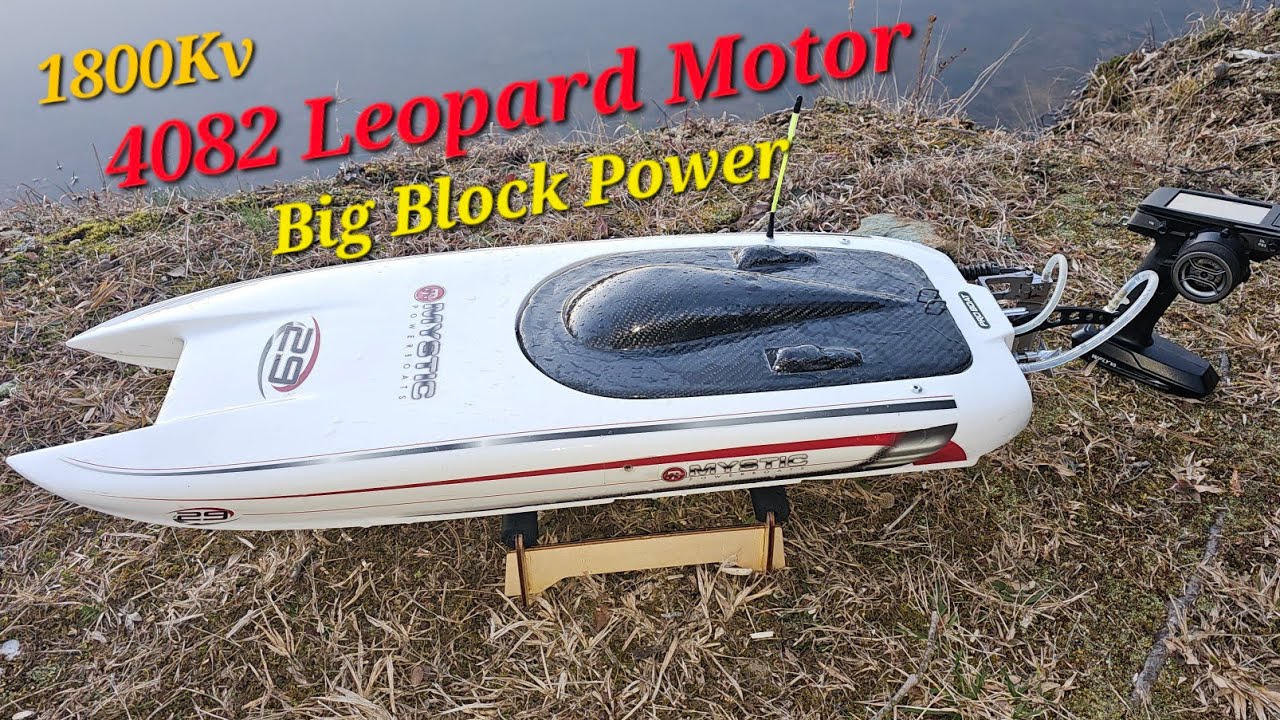 Катамаран Proboat Mystic 29 — тестируем карбоновый тент. Совершенно новая конструкция!