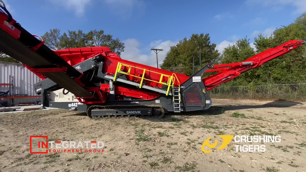 Sandvik QE442 diesel powered scalping screen in Austin TX