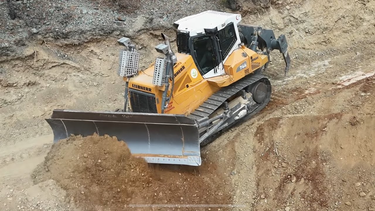 New road construction with LIEBHERR 746 dozer #bulldozer #dozer #workmachinery #liebherr#komatsu