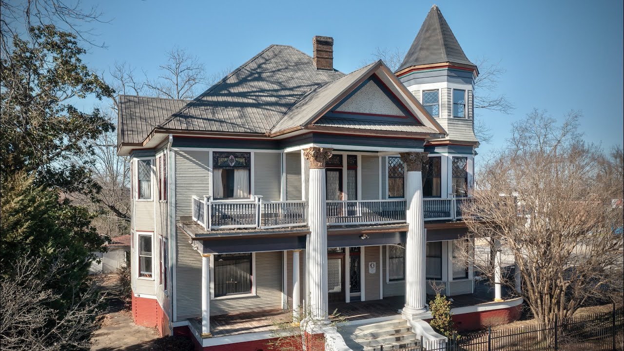 Abandoned Victorian Mansion With Everything Left Behind