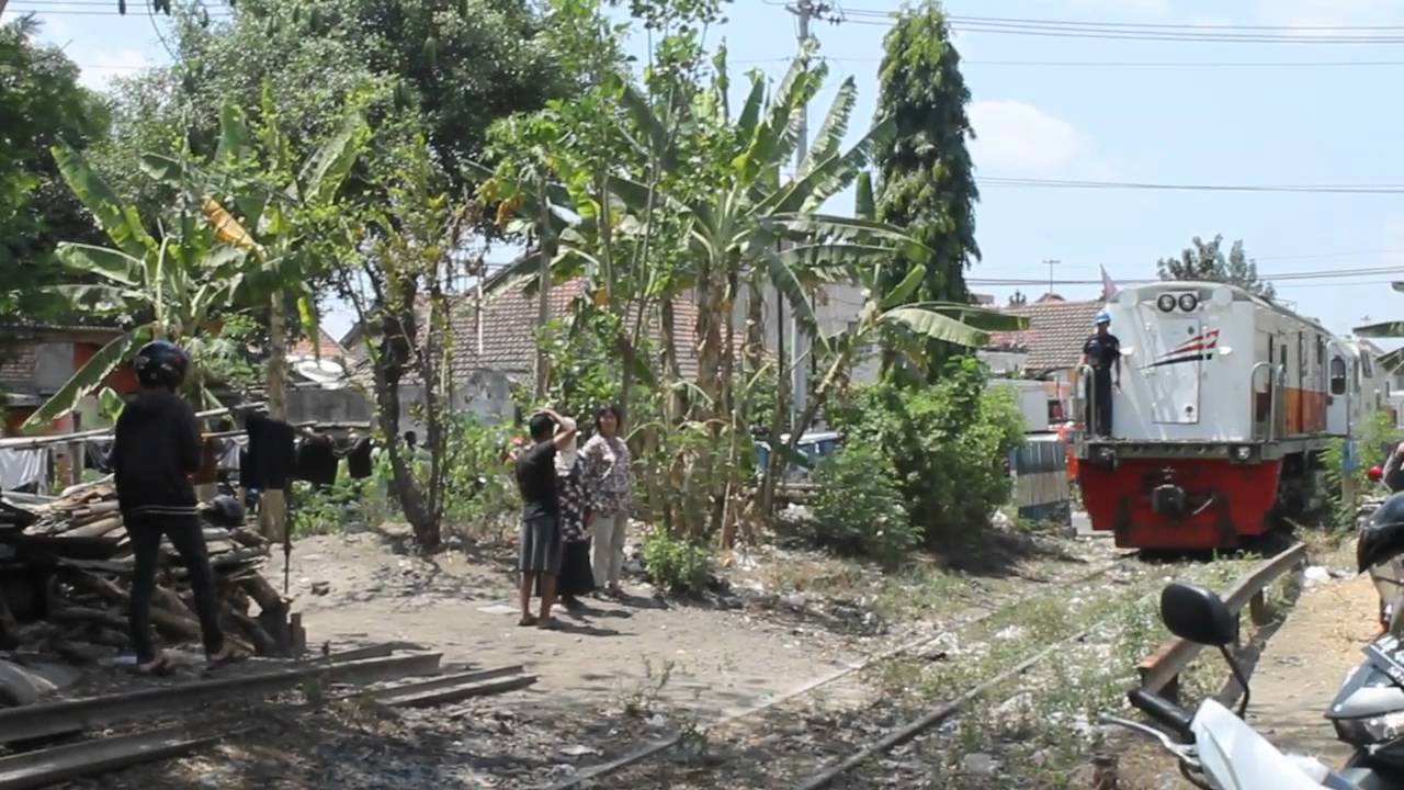 Ditarik masuk Balai Yasa Pengok cc 206 15 07 - EX PLH BADUG BALAI YASA PENGOK