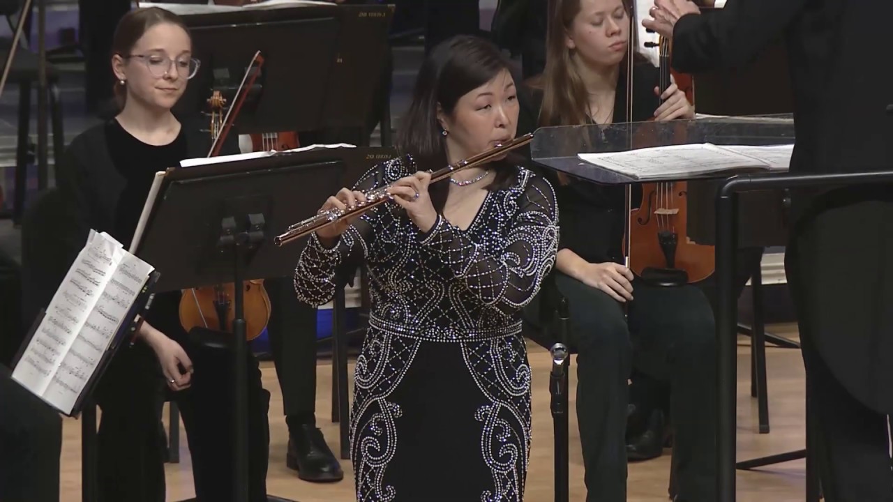 Jennie Oh Brown performing the Nielsen Concerto with the Wheaton College Symphony Orchestra