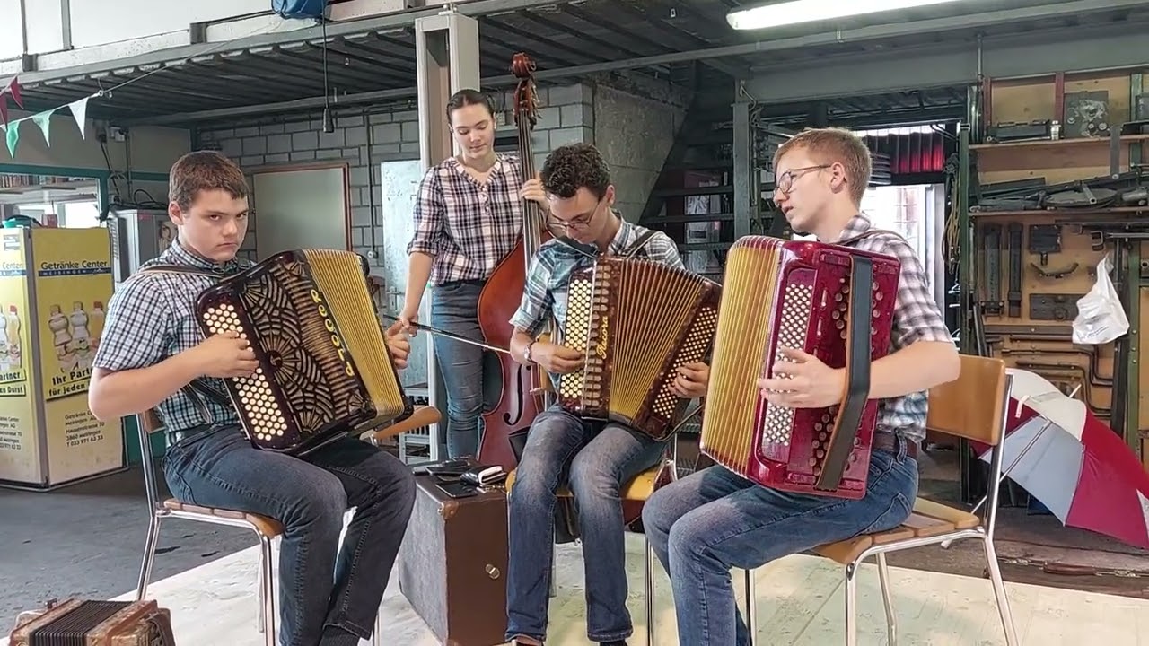 Ländlerquartett Bertschinger-Seelhofer-Zemp mit 