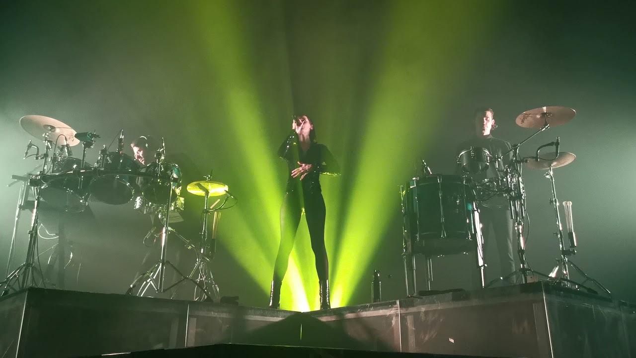 Yelle - OMG 🤯 @ La Cigale (30/09/2021) [2160p]