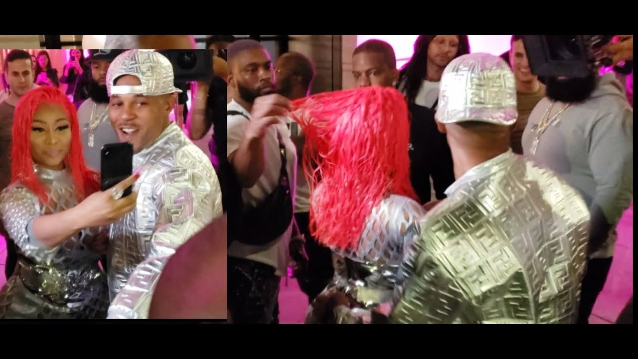 Nicki Minaj Fans Sing With Excitment As She Arrives