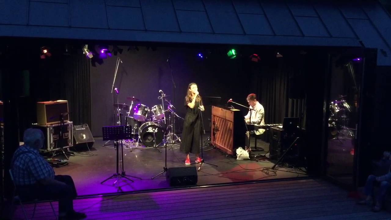 Eline zingt Chasing the Impossible van Elske de Wal