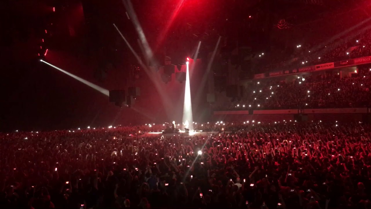 Metallica cantando Xutos & Pontapés COMPLETO
