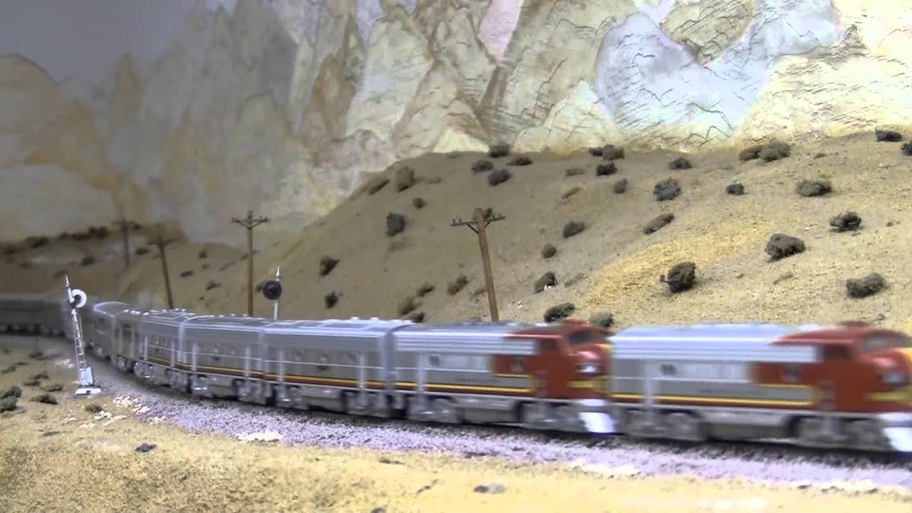 Santa Fe Combined El Capitan SUPER CHIEF 1965  N Scale