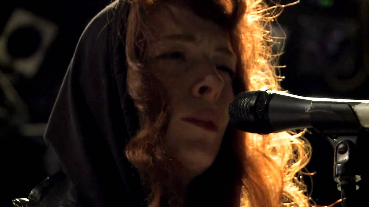 Melissa Auf Der Maur Behind The Scenes