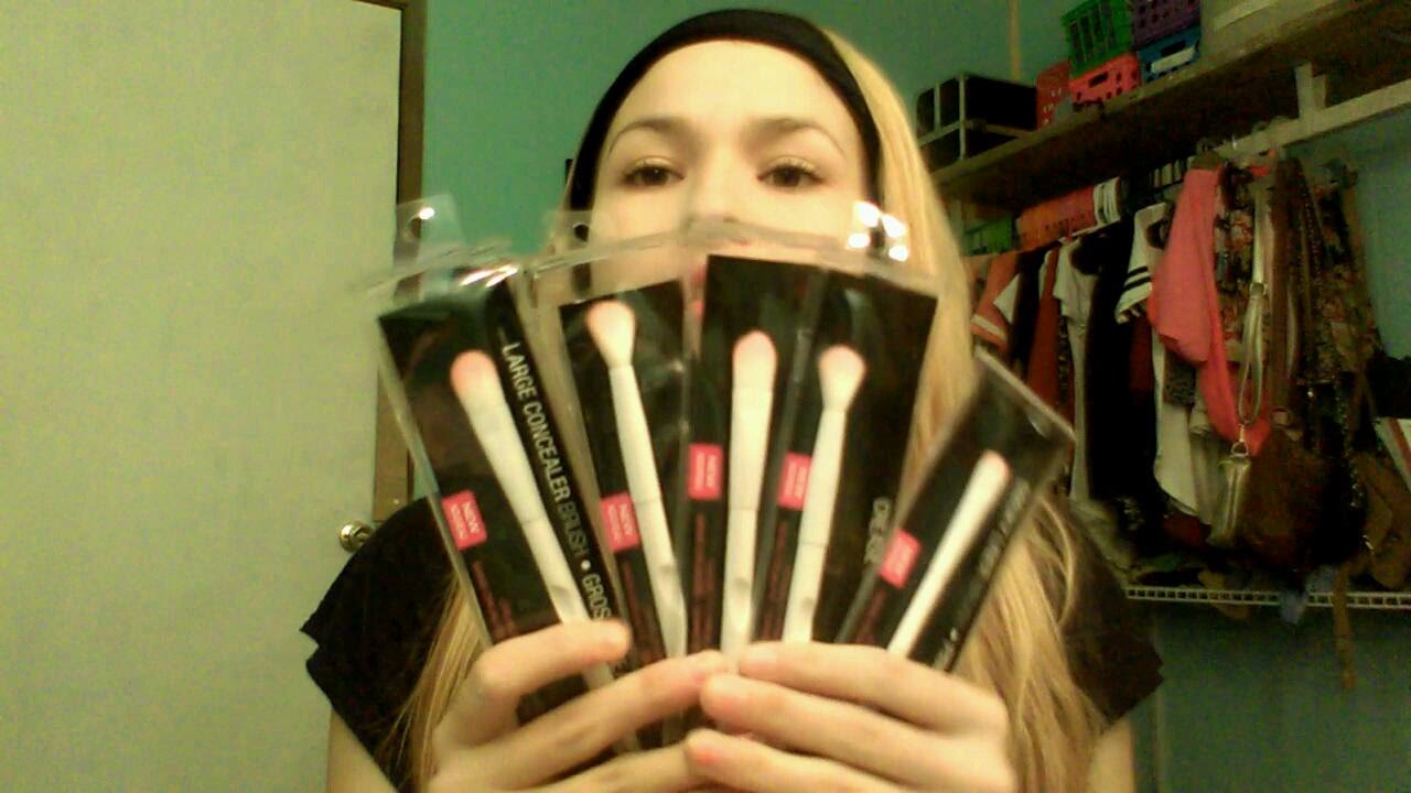 Dollar tree | April 26 2016| #3 wet n wild brushes