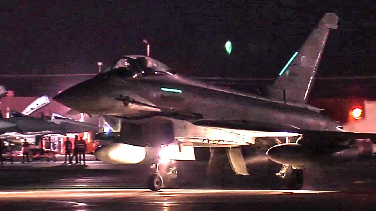 Military Aircraft Nighttime Takeoffs @ Nellis Air Force Base, Nevada