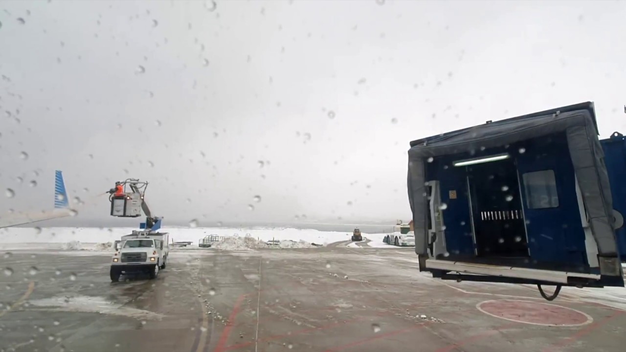 Ushuaia - Buenos Aires. Despegue con nieve, aterrizaje con viento. USH AEP - AR1899 - 1/9/2019