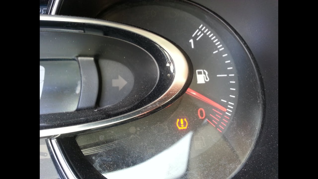Réinitialiser le voyant de pression des pneus Clio 4 . Reset tire pressure warning light Clio 4.